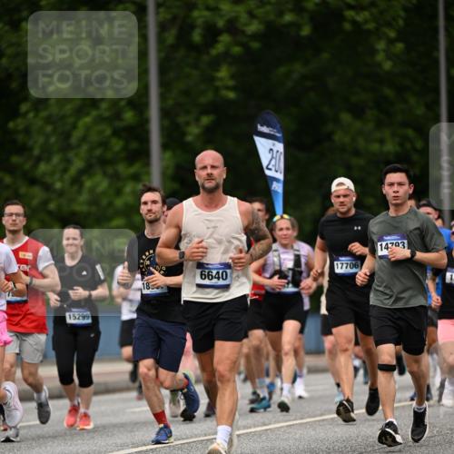 29.06.2025 - hella hamburg halbmarathon Dr. Thomas Lammeyer http://msf.ph/oto/8264542 29.06.2025 10:35:32 Kennedybrücke 1097, 1547, 1844, 1979, 2754, 2755, 2831, 2832, 2914, 3281, 3396, 3424, 3571, 3681, 4877, 4953, 5165, 5350, 5846, 5943, 5965, 6078, 6160, 6573, 6640, 7120, 7772, 8806, 8812, 8941, 9078, 9104, 9183, 9883, 10148, 10240, 10435, 10586, 11178 meine-sportfotos.de