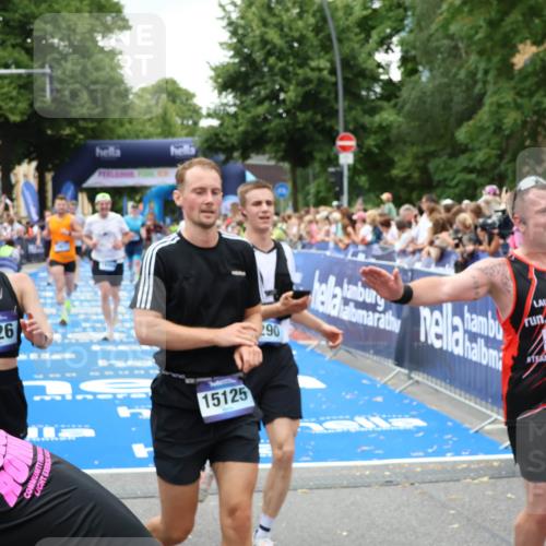 29.06.2025 - hella hamburg halbmarathon Zöllner http://msf.ph/oto/8264550 29.06.2025 10:58:19 Ziel 1595, 4426, 4592, 4708, 6104, 6147, 8290, 9230, 11645, 14631, 18068 meine-sportfotos.de