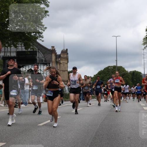 29.06.2025 - hella hamburg halbmarathon Yannick Fuchs http://msf.ph/oto/8264556 29.06.2025 10:48:45 20KM 1125, 1327, 1496, 1506, 1628, 2119, 2474, 2561, 2771, 2884, 2955, 3041, 3177, 3652, 3791, 3794, 3861, 3945, 4029, 4189, 4231, 4903, 4938, 5319, 6082, 6084, 6433, 6443, 6587, 6723, 6938, 8449, 8487, 8514, 8698, 8772, 8973, 9227, 10191, 10192, 10263, 10368, 10376, 11184, 11333, 11499, 11747, 11797, 11799, 11976, 12186, 12526, 12961, 13297, 13988, 14036, 14175, 14592, 14638, 14660, 14834, 14948, 15389, 15408, 15879, 16047, 16327, 17842, 18380 meine-sportfotos.de