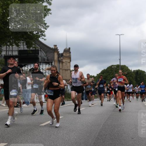 29.06.2025 - hella hamburg halbmarathon Yannick Fuchs http://msf.ph/oto/8264574 29.06.2025 10:48:45 20KM 1125, 1327, 1496, 1506, 1628, 2119, 2474, 2561, 2771, 2884, 2955, 3041, 3177, 3652, 3791, 3794, 3861, 3945, 4029, 4189, 4231, 4903, 4938, 5319, 6082, 6084, 6433, 6443, 6587, 6723, 6938, 8449, 8487, 8514, 8698, 8772, 8973, 9227, 10191, 10192, 10263, 10368, 10376, 11184, 11333, 11499, 11747, 11797, 11799, 11976, 12186, 12526, 12961, 13297, 13988, 14036, 14175, 14592, 14638, 14660, 14834, 14948, 15389, 15408, 15879, 16047, 16327, 17842, 18380 meine-sportfotos.de