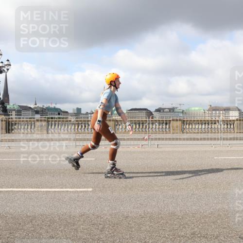 29.06.2025 - hella hamburg halbmarathon Lena Gebhardt http://msf.ph/oto/8264614 29.06.2025 09:04:33 Lombardsbrücke  meine-sportfotos.de