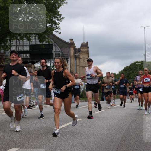 29.06.2025 - hella hamburg halbmarathon Yannick Fuchs http://msf.ph/oto/8264667 29.06.2025 10:48:45 20KM 1125, 1327, 1496, 1506, 1628, 2119, 2474, 2561, 2771, 2884, 2955, 3041, 3177, 3652, 3791, 3794, 3861, 3945, 4029, 4189, 4231, 4903, 4938, 5319, 6082, 6084, 6433, 6443, 6587, 6723, 6938, 8449, 8487, 8514, 8698, 8772, 8973, 9227, 10191, 10192, 10263, 10368, 10376, 11184, 11333, 11499, 11747, 11797, 11799, 11976, 12186, 12526, 12961, 13297, 13988, 14036, 14175, 14592, 14638, 14660, 14834, 14948, 15389, 15408, 15879, 16047, 16327, 17842, 18380 meine-sportfotos.de