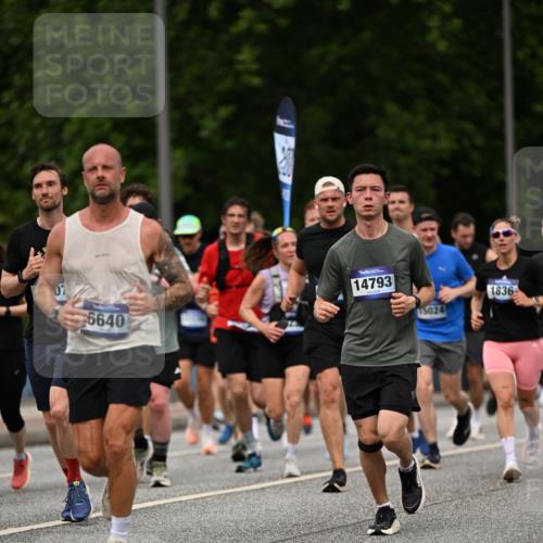 29.06.2025 - hella hamburg halbmarathon Dr. Thomas Lammeyer http://msf.ph/oto/8264695 29.06.2025 10:35:33 Kennedybrücke 1097, 1547, 1844, 1979, 2754, 2755, 2831, 2832, 2914, 3281, 3396, 3424, 3571, 3681, 4877, 4953, 5165, 5350, 5846, 5965, 6078, 6160, 6573, 6640, 7120, 7772, 8806, 8812, 8941, 9078, 9104, 9183, 9883, 10148, 10240, 10435, 10586, 11178 meine-sportfotos.de