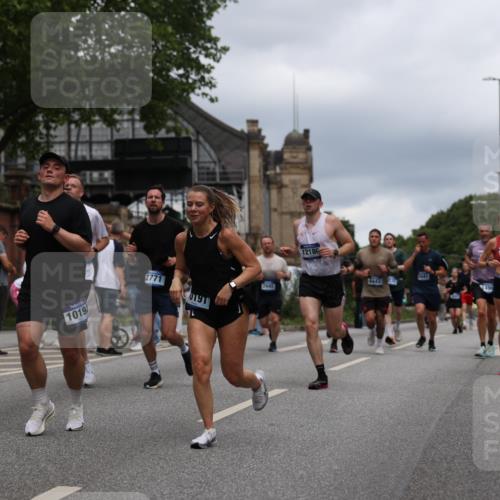 29.06.2025 - hella hamburg halbmarathon Yannick Fuchs http://msf.ph/oto/8264699 29.06.2025 10:48:45 20KM 1125, 1327, 1496, 1506, 1628, 2119, 2474, 2561, 2771, 2884, 2955, 3041, 3177, 3652, 3791, 3794, 3861, 3945, 4029, 4189, 4231, 4903, 4938, 5319, 6082, 6084, 6433, 6443, 6587, 6723, 6938, 8449, 8487, 8514, 8698, 8772, 8973, 9227, 10191, 10192, 10263, 10368, 10376, 11184, 11333, 11499, 11747, 11797, 11799, 11976, 12186, 12526, 12961, 13297, 13988, 14036, 14175, 14592, 14638, 14660, 14834, 14948, 15389, 15408, 15879, 16047, 16327, 17842, 18380 meine-sportfotos.de