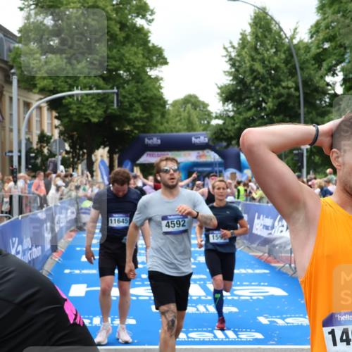 29.06.2025 - hella hamburg halbmarathon Zöllner http://msf.ph/oto/8264720 29.06.2025 10:58:25 Ziel 1595, 4550, 4592, 4708, 5347, 6138, 6147, 7476, 9230, 9485, 11645, 11808, 14355, 15434, 16531, 17415, 18266, 18891 meine-sportfotos.de