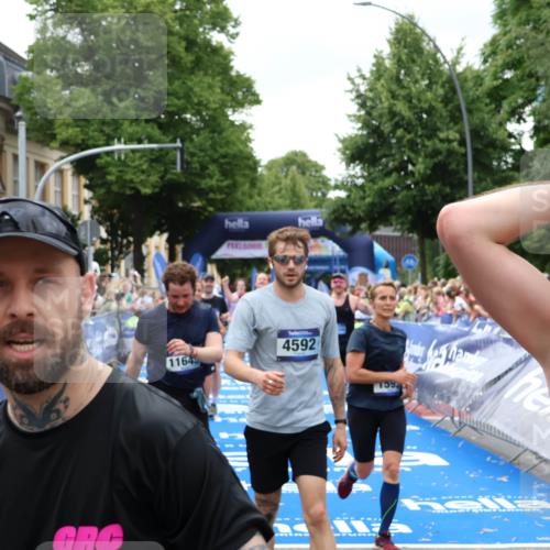 29.06.2025 - hella hamburg halbmarathon Zöllner http://msf.ph/oto/8264740 29.06.2025 10:58:26 Ziel 1595, 4550, 4708, 4767, 5347, 6138, 6147, 7476, 9485, 11645, 11808, 14355, 15434, 16531, 17415, 18266, 18891 meine-sportfotos.de