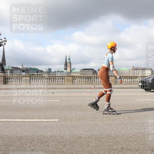 29.06.2025 - hella hamburg halbmarathon Lena Gebhardt http://msf.ph/oto/8264778 29.06.2025 09:04:33 Lombardsbrücke  meine-sportfotos.de