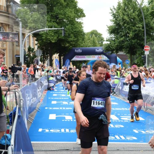 29.06.2025 - hella hamburg halbmarathon Zöllner http://msf.ph/oto/8264789 29.06.2025 10:58:27 Ziel 4550, 4708, 4767, 5347, 6138, 6147, 7476, 9485, 11808, 14355, 15434, 16531, 17415, 18266, 18891, 19166 meine-sportfotos.de