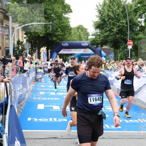 29.06.2025 - hella hamburg halbmarathon Zöllner http://msf.ph/oto/8264800 29.06.2025 10:58:27 Ziel 4550, 4708, 4767, 5347, 6138, 6147, 7476, 9485, 11808, 14355, 15434, 16531, 17415, 18266, 18891, 19166 meine-sportfotos.de