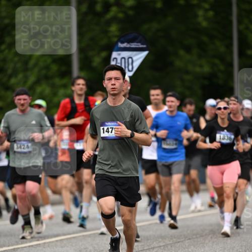 29.06.2025 - hella hamburg halbmarathon Dr. Thomas Lammeyer http://msf.ph/oto/8264839 29.06.2025 10:35:34 Kennedybrücke 1097, 1547, 1844, 1979, 2754, 2755, 2831, 2832, 2914, 3281, 3396, 3424, 3571, 3681, 4877, 4953, 5165, 5350, 5846, 5965, 6078, 6160, 6573, 6640, 7120, 8806, 8812, 8941, 9078, 9104, 9183, 9883, 10148, 10240, 10435, 10586, 11178 meine-sportfotos.de