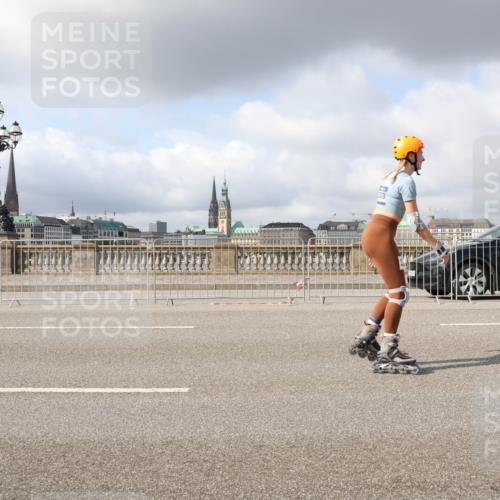 29.06.2025 - hella hamburg halbmarathon Lena Gebhardt http://msf.ph/oto/8264855 29.06.2025 09:04:33 Lombardsbrücke  meine-sportfotos.de