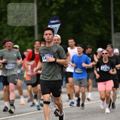 29.06.2025 - hella hamburg halbmarathon Dr. Thomas Lammeyer http://msf.ph/oto/8264868 29.06.2025 10:35:34 Kennedybrücke 1097, 1547, 1844, 1979, 2754, 2755, 2831, 2832, 2914, 3281, 3396, 3424, 3571, 3681, 4877, 4953, 5165, 5350, 5846, 5965, 6078, 6160, 6573, 6640, 7120, 8806, 8812, 8941, 9078, 9104, 9183, 9883, 10148, 10240, 10435, 10586, 11178 meine-sportfotos.de