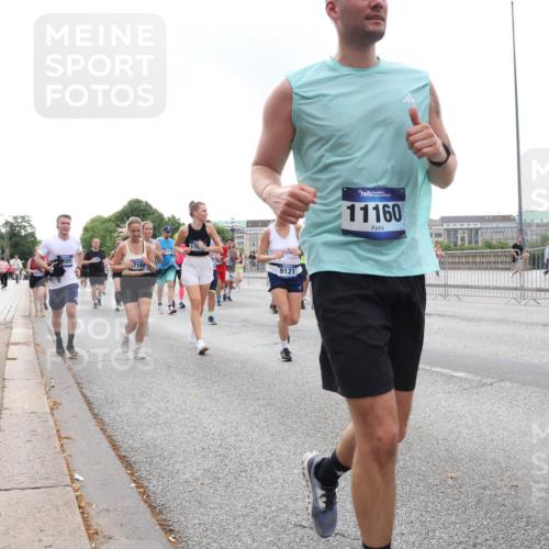 29.06.2025 - hella hamburg halbmarathon Lena Gebhardt http://msf.ph/oto/8264893 29.06.2025 10:46:11 Lombardsbrücke 1004, 1100, 1104, 1421, 1426, 1429, 1465, 1532, 1555, 1608, 1837, 1854, 1867, 1868, 1983, 2398, 2423, 2500, 2522, 2773, 2813, 2917, 2951, 2954, 2965, 3410, 4104, 4119, 4223, 4317, 4388, 4448, 4572, 5635, 5697, 5703, 5769, 5770, 5854, 5892, 6068, 6133, 6333, 6392, 6623, 7268, 7303, 7356, 7364, 7368, 7374, 7605, 7894, 7960, 7983, 8047, 8700, 9120, 9121, 9129, 9337, 9426, 9445, 10153, 10327, 10329, 10367, 10511, 11358, 11361, 11876, 11910, 12298, 12333, 12507, 12522 meine-sportfotos.de