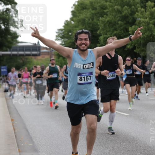 29.06.2025 - hella hamburg halbmarathon Jannik Wohlers http://msf.ph/oto/8264906 29.06.2025 10:33:17 Lombardsbrücke 1189, 1275, 1896, 2342, 2776, 3170, 3560, 4361, 4433, 4449, 4696, 4942, 5075, 5096, 5141, 5557, 5566, 5569, 5821, 5822, 5887, 6109, 6515, 6516, 6854, 6956, 6999, 7653, 8021, 8157, 8282, 8891, 9234, 9258, 9438, 9799, 9995, 10561, 11237, 11338, 11453, 11546, 11676, 11811, 11827, 11928, 12237, 12238, 12652, 12835, 12855, 13375, 13535, 13601, 13741, 13853, 14032, 14098, 14451, 15044, 15072, 15367 meine-sportfotos.de