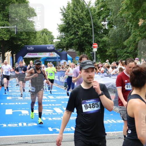 29.06.2025 - hella hamburg halbmarathon Zöllner http://msf.ph/oto/8264927 29.06.2025 10:58:30 Ziel 4550, 4767, 5347, 6138, 7476, 11808, 14355, 16531, 17415, 18266, 18891, 19166 meine-sportfotos.de