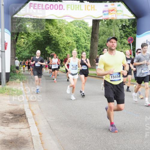 29.06.2025 - hella hamburg halbmarathon MichiJ http://msf.ph/oto/8264959 29.06.2025 10:30:28 Zwischen KM18-KM19 1256, 1675, 6593, 7105, 7693, 12588, 13196, 14346, 15654, 15846, 17882 meine-sportfotos.de