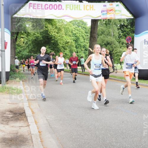 29.06.2025 - hella hamburg halbmarathon MichiJ http://msf.ph/oto/8265072 29.06.2025 10:30:29 Zwischen KM18-KM19 1256, 1675, 6593, 6639, 7105, 7693, 12588, 14346, 14811, 15255, 15654, 15846, 16507, 17637, 17882 meine-sportfotos.de