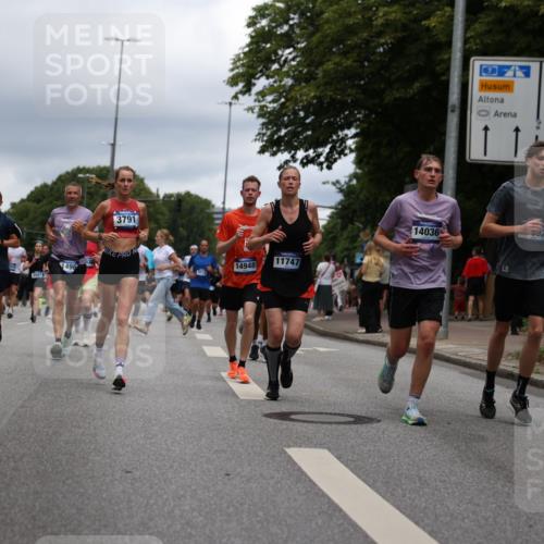 29.06.2025 - hella hamburg halbmarathon Yannick Fuchs http://msf.ph/oto/8265081 29.06.2025 10:48:46 20KM 1125, 1327, 1496, 1506, 1628, 2119, 2474, 2561, 2771, 2884, 2955, 3041, 3177, 3652, 3791, 3794, 3861, 3945, 4029, 4189, 4231, 4903, 4938, 5319, 6082, 6084, 6433, 6443, 6587, 6723, 6938, 8449, 8487, 8514, 8698, 8973, 9227, 10191, 10192, 10263, 10368, 10376, 11184, 11333, 11499, 11747, 11797, 11799, 11976, 12186, 12526, 12961, 13267, 13297, 13988, 14036, 14175, 14592, 14638, 14660, 14834, 14948, 15389, 15408, 15879, 16047, 16327, 17842, 18380 meine-sportfotos.de