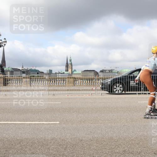 29.06.2025 - hella hamburg halbmarathon Lena Gebhardt http://msf.ph/oto/8265085 29.06.2025 09:04:33 Lombardsbrücke  meine-sportfotos.de