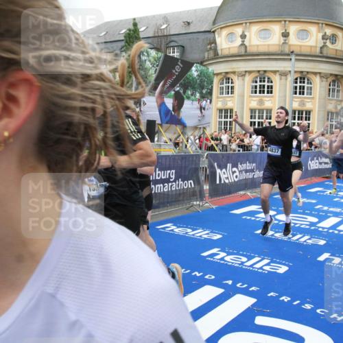 29.06.2025 - hella hamburg halbmarathon Michael Strokosch http://msf.ph/oto/8265103 29.06.2025 10:52:19 Ziel 4419, 4587, 4837, 5032, 5087, 5482, 6164, 6897, 7896, 9074, 9082, 12135, 13707, 14300, 15275, 15446, 16003, 16320, 16591, 17130, 17773, 18475 meine-sportfotos.de
