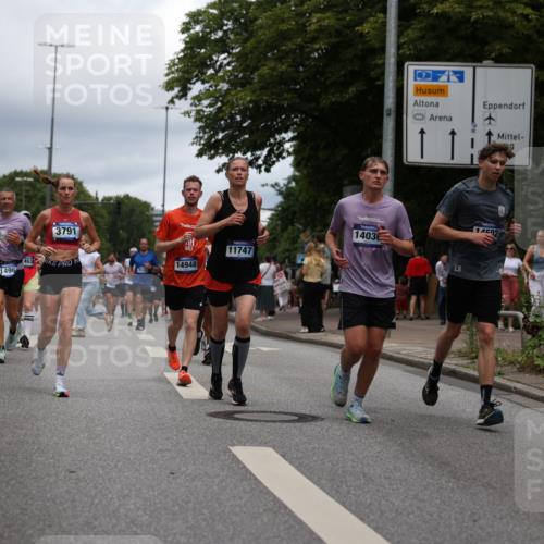 29.06.2025 - hella hamburg halbmarathon Yannick Fuchs http://msf.ph/oto/8265116 29.06.2025 10:48:46 20KM 1125, 1327, 1496, 1506, 1628, 2119, 2474, 2561, 2771, 2884, 2955, 3041, 3177, 3652, 3791, 3794, 3861, 3945, 4029, 4189, 4231, 4903, 4938, 5319, 6082, 6084, 6433, 6443, 6587, 6723, 6938, 8449, 8487, 8514, 8698, 8973, 9227, 10191, 10192, 10263, 10368, 10376, 11184, 11333, 11499, 11747, 11797, 11799, 11976, 12186, 12526, 12961, 13267, 13297, 13988, 14036, 14175, 14592, 14638, 14660, 14834, 14948, 15389, 15408, 15879, 16047, 16327, 17842, 18380 meine-sportfotos.de
