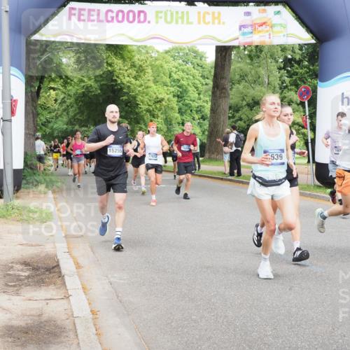 29.06.2025 - hella hamburg halbmarathon MichiJ http://msf.ph/oto/8265155 29.06.2025 10:30:29 Zwischen KM18-KM19 1256, 1675, 6593, 6639, 7105, 7693, 12588, 14346, 14811, 15255, 15654, 15846, 16507, 17637, 17882 meine-sportfotos.de