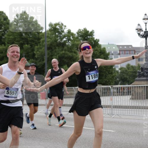 29.06.2025 - hella hamburg halbmarathon Jannik Wohlers http://msf.ph/oto/8265167 29.06.2025 10:33:21 Lombardsbrücke 1189, 1275, 1896, 2342, 2776, 3170, 3264, 3560, 4361, 4433, 4449, 4696, 4942, 5075, 5096, 5141, 5557, 5566, 5569, 5691, 5821, 5822, 5887, 6109, 6515, 6516, 6854, 6956, 6999, 7027, 7565, 7653, 8021, 8157, 8202, 8282, 8375, 8377, 8383, 8401, 9094, 9234, 9438, 9799, 9875, 9995, 10007, 10071, 10561, 11111, 11237, 11338, 11453, 11546, 11676, 11811, 11827, 11928, 12237, 12238, 12562, 12652, 12835, 12855, 13375, 13535, 13601, 13741, 13853, 14032, 14098, 14451, 15044 meine-sportfotos.de