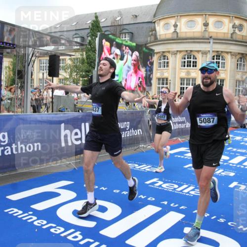 29.06.2025 - hella hamburg halbmarathon Michael Strokosch http://msf.ph/oto/8265179 29.06.2025 10:52:19 Ziel 4419, 4587, 4837, 5032, 5087, 5482, 6164, 6897, 7896, 9074, 9082, 12135, 13707, 14300, 15275, 15446, 16003, 16320, 16591, 17130, 17773, 18475 meine-sportfotos.de