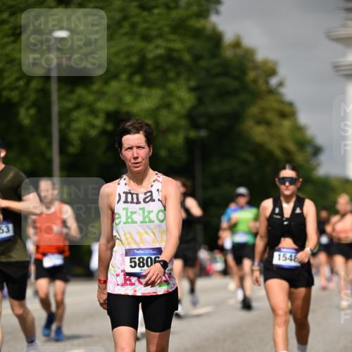 29.06.2025 - hella hamburg halbmarathon Dr. Thomas Lammeyer http://msf.ph/oto/8265182 29.06.2025 10:14:46 Kennedybrücke 1548, 1781, 2868, 4287, 5182, 5653, 5806, 8171, 8561, 9150, 9829, 10196, 11149 meine-sportfotos.de