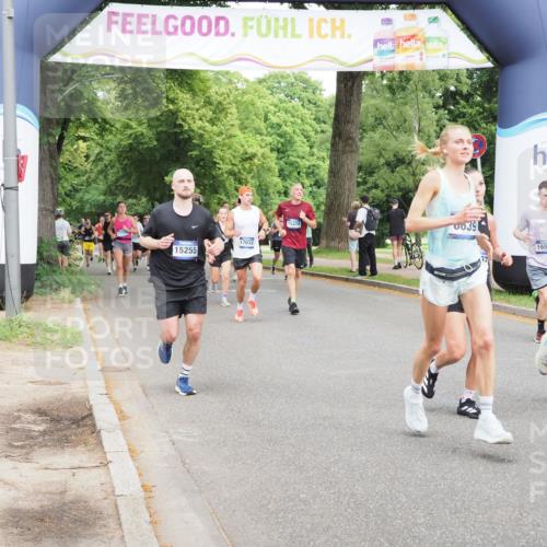 29.06.2025 - hella hamburg halbmarathon MichiJ http://msf.ph/oto/8265188 29.06.2025 10:30:29 Zwischen KM18-KM19 1256, 1675, 6593, 6639, 7105, 7693, 12588, 14346, 14811, 15255, 15654, 15846, 16507, 17637, 17882 meine-sportfotos.de