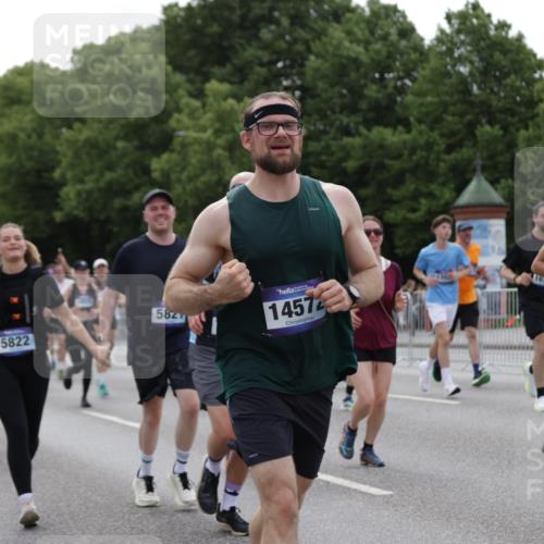 29.06.2025 - hella hamburg halbmarathon Jannik Wohlers http://msf.ph/oto/8265227 29.06.2025 10:33:22 Lombardsbrücke 1189, 1275, 1896, 2342, 2776, 3170, 3264, 3340, 3345, 3560, 4361, 4433, 4449, 4479, 4696, 4942, 5075, 5096, 5141, 5557, 5566, 5569, 5691, 5821, 5822, 5887, 6109, 6515, 6516, 6854, 6956, 7027, 7565, 7653, 8021, 8157, 8202, 8282, 8375, 8377, 8383, 8401, 9094, 9234, 9438, 9799, 9875, 9995, 10007, 10071, 10561, 11111, 11237, 11338, 11453, 11546, 11676, 11811, 11827, 11928, 12237, 12238, 12562, 12652, 12835, 12855, 13535, 13601, 13741, 13853, 14032, 14098, 14451, 15044 meine-sportfotos.de