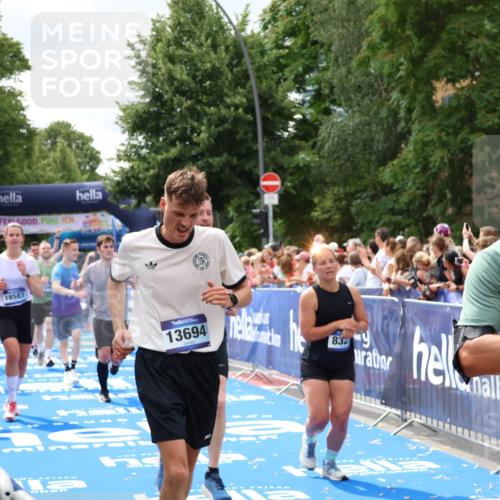 29.06.2025 - hella hamburg halbmarathon Zöllner http://msf.ph/oto/8265251 29.06.2025 10:58:46 Ziel 1319, 2656, 2840, 5675, 6592, 8322, 8929, 10943, 11605, 11846, 12862, 13512, 13694, 13880, 14266, 14902, 15197, 16189, 17839, 18587 meine-sportfotos.de