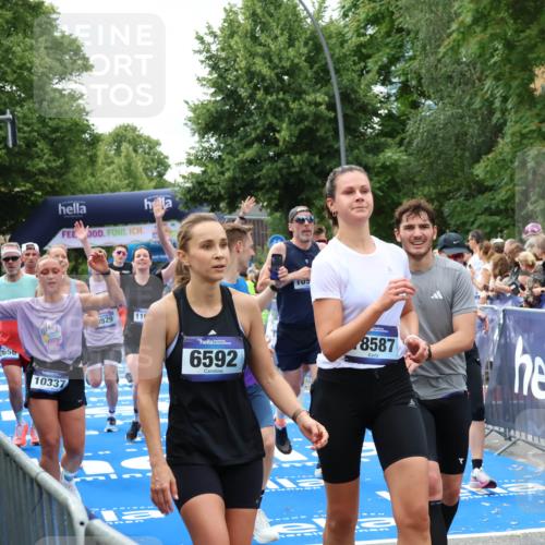 29.06.2025 - hella hamburg halbmarathon Zöllner http://msf.ph/oto/8265385 29.06.2025 10:58:49 Ziel 1319, 2488, 2656, 2840, 5277, 5675, 6720, 8929, 10268, 10539, 10943, 11605, 11846, 13512, 13880, 14266, 14902, 14965, 15197, 16189, 17405, 17630, 17839, 18232, 18587, 18954 meine-sportfotos.de