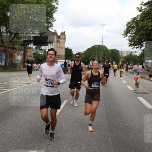 29.06.2025 - hella hamburg halbmarathon Yannick Fuchs http://msf.ph/oto/8265406 29.06.2025 10:36:40 20KM 1169, 1209, 1256, 1312, 1441, 1512, 1903, 1962, 3523, 4823, 5682, 5690, 6639, 6721, 6770, 7105, 7116, 7363, 7693, 8694, 9365, 12098, 13196, 13483, 13709, 13725, 14275, 14811, 15270, 15623, 15654, 15846, 15935, 16281, 16507, 16626, 17016, 17363, 17637, 17926, 18330 meine-sportfotos.de