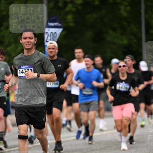 29.06.2025 - hella hamburg halbmarathon Dr. Thomas Lammeyer http://msf.ph/oto/8265416 29.06.2025 10:35:35 Kennedybrücke 1097, 1547, 1844, 1979, 2831, 2832, 2914, 3281, 3396, 3424, 3571, 3681, 4877, 4953, 5165, 5350, 5846, 5965, 6078, 6160, 6573, 6640, 7120, 8806, 8812, 8941, 9078, 9104, 9183, 9883, 10148, 10240, 10435, 10586, 11178 meine-sportfotos.de