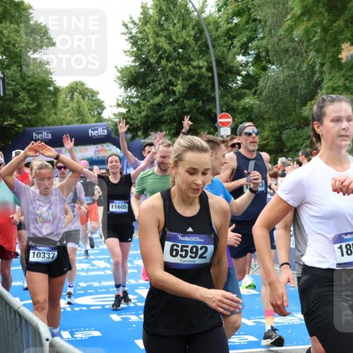 29.06.2025 - hella hamburg halbmarathon Zöllner http://msf.ph/oto/8265430 29.06.2025 10:58:50 Ziel 1319, 2488, 2656, 2840, 3859, 5277, 5675, 6720, 8807, 8929, 10268, 10539, 10943, 11605, 11846, 13512, 13880, 14266, 14902, 14965, 16189, 17405, 17630, 17839, 18232, 18954 meine-sportfotos.de
