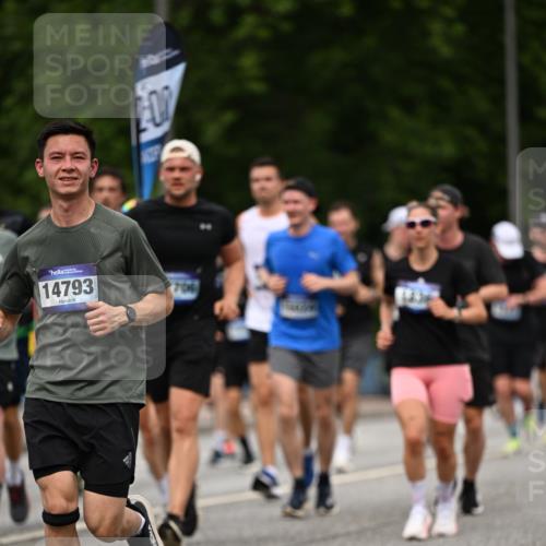 29.06.2025 - hella hamburg halbmarathon Dr. Thomas Lammeyer http://msf.ph/oto/8265437 29.06.2025 10:35:35 Kennedybrücke 1097, 1547, 1844, 1979, 2831, 2832, 2914, 3281, 3396, 3424, 3571, 3681, 4877, 4953, 5165, 5350, 5846, 5965, 6078, 6160, 6573, 6640, 7120, 8806, 8812, 8941, 9078, 9104, 9183, 9883, 10148, 10240, 10435, 10586, 11178 meine-sportfotos.de