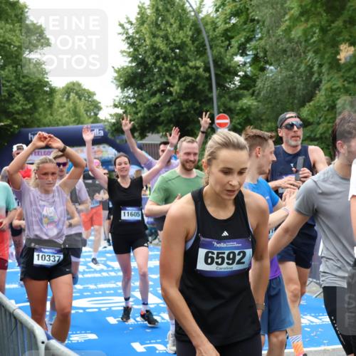 29.06.2025 - hella hamburg halbmarathon Zöllner http://msf.ph/oto/8265444 29.06.2025 10:58:50 Ziel 1319, 2488, 2656, 2840, 3859, 5277, 5675, 6720, 8807, 8929, 10268, 10539, 10943, 11605, 11846, 13512, 13880, 14266, 14902, 14965, 16189, 17405, 17630, 17839, 18232, 18954 meine-sportfotos.de