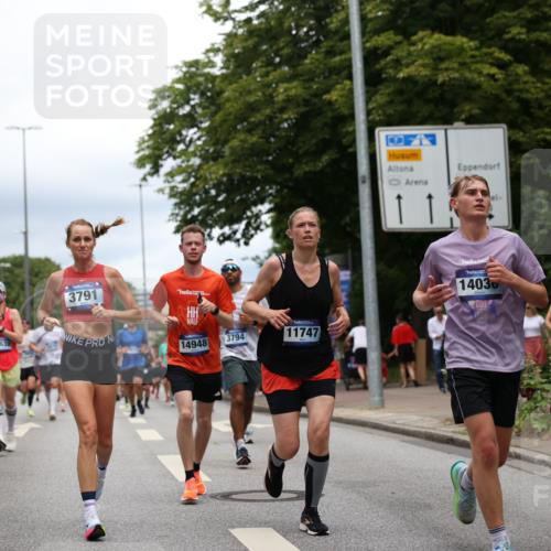 29.06.2025 - hella hamburg halbmarathon Yannick Fuchs http://msf.ph/oto/8265459 29.06.2025 10:48:47 20KM 1125, 1327, 1496, 1506, 1628, 2119, 2474, 2561, 2771, 2884, 2955, 3041, 3177, 3652, 3791, 3794, 3861, 3945, 4029, 4189, 4231, 4868, 4903, 4938, 5319, 6082, 6084, 6433, 6443, 6587, 6938, 8449, 8487, 8514, 8698, 8973, 10191, 10192, 10263, 10368, 10376, 11184, 11333, 11499, 11747, 11797, 11799, 11976, 12186, 12526, 12584, 12961, 13267, 13297, 13988, 14036, 14175, 14592, 14638, 14660, 14834, 14948, 15389, 15408, 15879, 16047, 16327, 17842, 18380 meine-sportfotos.de