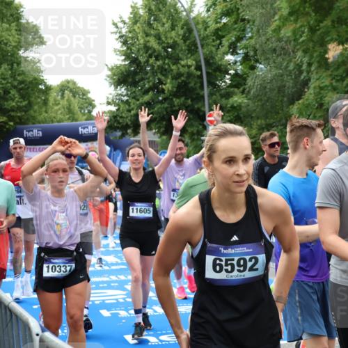29.06.2025 - hella hamburg halbmarathon Zöllner http://msf.ph/oto/8265462 29.06.2025 10:58:50 Ziel 1319, 2488, 2656, 2840, 3859, 5277, 5675, 6720, 8807, 8929, 10268, 10539, 10943, 11605, 11846, 13512, 13880, 14266, 14902, 14965, 16189, 17405, 17630, 17839, 18232, 18954 meine-sportfotos.de