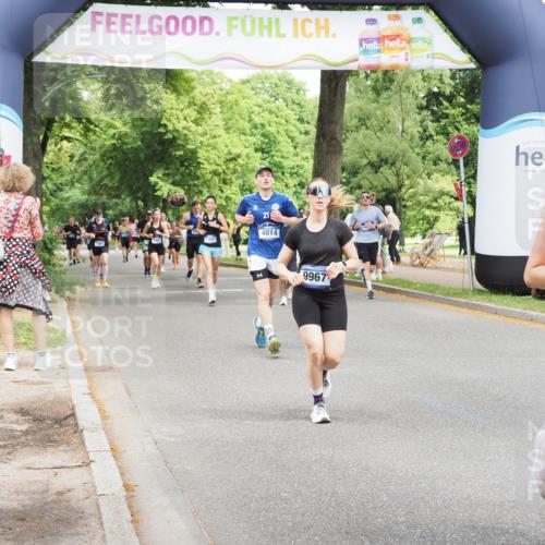 29.06.2025 - hella hamburg halbmarathon MichiJ http://msf.ph/oto/8265463 29.06.2025 10:54:27 Zwischen KM18-KM19 6196, 9967, 14203, 16539, 16723 meine-sportfotos.de
