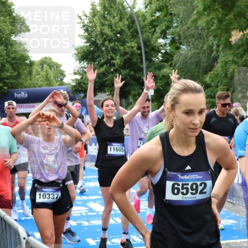 29.06.2025 - hella hamburg halbmarathon Zöllner http://msf.ph/oto/8265474 29.06.2025 10:58:51 Ziel 2159, 2488, 2656, 2840, 3859, 5277, 5675, 6720, 8807, 8929, 10268, 10539, 10943, 11605, 11846, 13512, 13880, 14266, 14902, 14965, 17405, 17630, 17839, 18232, 18954 meine-sportfotos.de