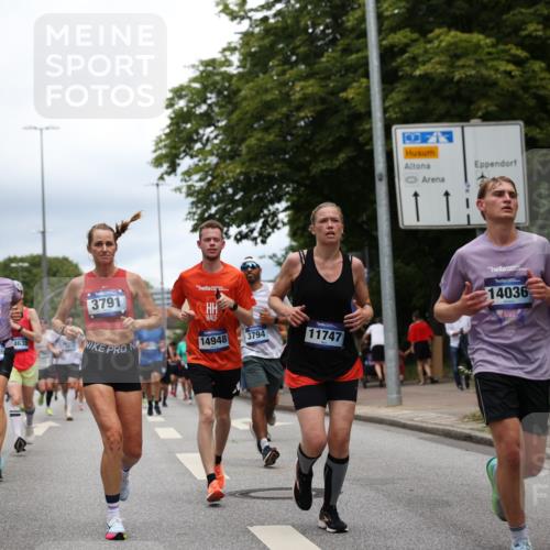 29.06.2025 - hella hamburg halbmarathon Yannick Fuchs http://msf.ph/oto/8265488 29.06.2025 10:48:47 20KM 1125, 1327, 1496, 1506, 1628, 2119, 2474, 2561, 2771, 2884, 2955, 3041, 3177, 3652, 3791, 3794, 3861, 3945, 4029, 4189, 4231, 4868, 4903, 4938, 5319, 6082, 6084, 6433, 6443, 6587, 6938, 8449, 8487, 8514, 8698, 8973, 10191, 10192, 10263, 10368, 10376, 11184, 11333, 11499, 11747, 11797, 11799, 11976, 12186, 12526, 12584, 12961, 13267, 13297, 13988, 14036, 14175, 14592, 14638, 14660, 14834, 14948, 15389, 15408, 15879, 16047, 16327, 17842, 18380 meine-sportfotos.de