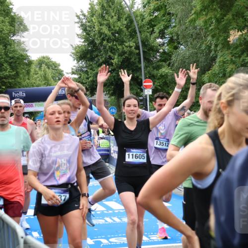 29.06.2025 - hella hamburg halbmarathon Zöllner http://msf.ph/oto/8265491 29.06.2025 10:58:51 Ziel 2159, 2488, 2656, 2840, 3859, 5277, 5675, 6720, 8807, 8929, 10268, 10539, 10943, 11605, 11846, 13512, 13880, 14266, 14902, 14965, 17405, 17630, 17839, 18232, 18954 meine-sportfotos.de