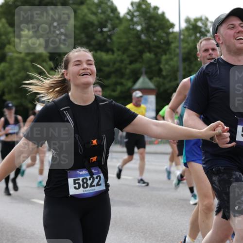 29.06.2025 - hella hamburg halbmarathon Jannik Wohlers http://msf.ph/oto/8265493 29.06.2025 10:33:24 Lombardsbrücke 1189, 1275, 1417, 1896, 2342, 2482, 3170, 3264, 3340, 3345, 3560, 4361, 4433, 4449, 4479, 4696, 4942, 5075, 5096, 5141, 5557, 5566, 5569, 5691, 5821, 5822, 5887, 6109, 6364, 6515, 6516, 6854, 6956, 7027, 7565, 7653, 8157, 8202, 8282, 8375, 8377, 8383, 8401, 9094, 9438, 9799, 9875, 9995, 10007, 10071, 10561, 11092, 11111, 11237, 11338, 11453, 11546, 11676, 11827, 12237, 12238, 12562, 12652, 12835, 12855, 13535, 13601, 13741, 13853, 13934, 14032, 14098 meine-sportfotos.de