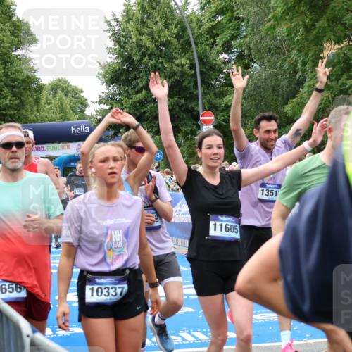 29.06.2025 - hella hamburg halbmarathon Zöllner http://msf.ph/oto/8265512 29.06.2025 10:58:51 Ziel 2159, 2488, 2656, 2840, 3859, 5277, 5675, 6720, 8807, 8929, 10268, 10539, 10943, 11605, 11846, 13512, 13880, 14266, 14902, 14965, 17405, 17630, 17839, 18232, 18954 meine-sportfotos.de