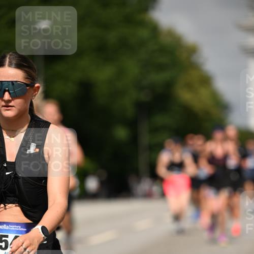 29.06.2025 - hella hamburg halbmarathon Dr. Thomas Lammeyer http://msf.ph/oto/8265536 29.06.2025 10:14:52 Kennedybrücke 1548, 1781, 2868, 4287, 5182, 5440, 5653, 5806, 8171, 8561, 8807, 8810, 10196, 11149 meine-sportfotos.de