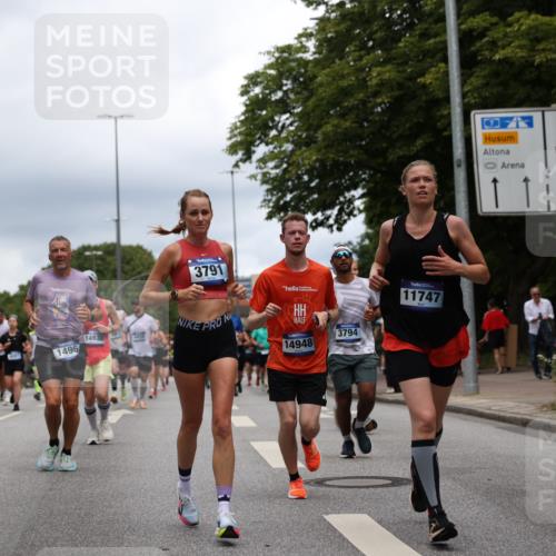 29.06.2025 - hella hamburg halbmarathon Yannick Fuchs http://msf.ph/oto/8265572 29.06.2025 10:48:47 20KM 1125, 1327, 1496, 1506, 1628, 2119, 2474, 2561, 2771, 2884, 2955, 3041, 3177, 3652, 3791, 3794, 3861, 3945, 4029, 4189, 4231, 4868, 4903, 4938, 5319, 6082, 6084, 6433, 6443, 6587, 6938, 8449, 8487, 8514, 8698, 8973, 10191, 10192, 10263, 10368, 10376, 11184, 11333, 11499, 11747, 11797, 11799, 11976, 12186, 12526, 12584, 12961, 13267, 13297, 13988, 14036, 14175, 14592, 14638, 14660, 14834, 14948, 15389, 15408, 15879, 16047, 16327, 17842, 18380 meine-sportfotos.de