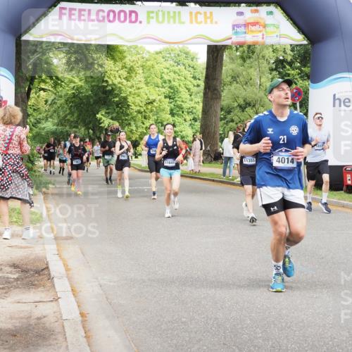 29.06.2025 - hella hamburg halbmarathon MichiJ http://msf.ph/oto/8265579 29.06.2025 10:54:29 Zwischen KM18-KM19 2963, 4014, 6196, 9967, 11355, 11641, 14203, 16539, 16723, 16976 meine-sportfotos.de