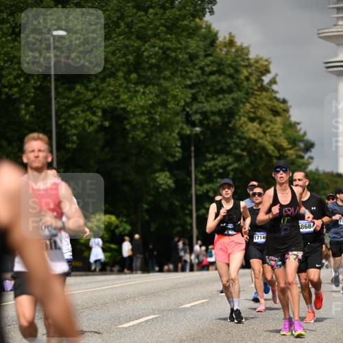 29.06.2025 - hella hamburg halbmarathon Dr. Thomas Lammeyer http://msf.ph/oto/8265586 29.06.2025 10:14:52 Kennedybrücke 1548, 1781, 2868, 4287, 5182, 5440, 5653, 5806, 8171, 8561, 8807, 8810, 10196, 11149 meine-sportfotos.de